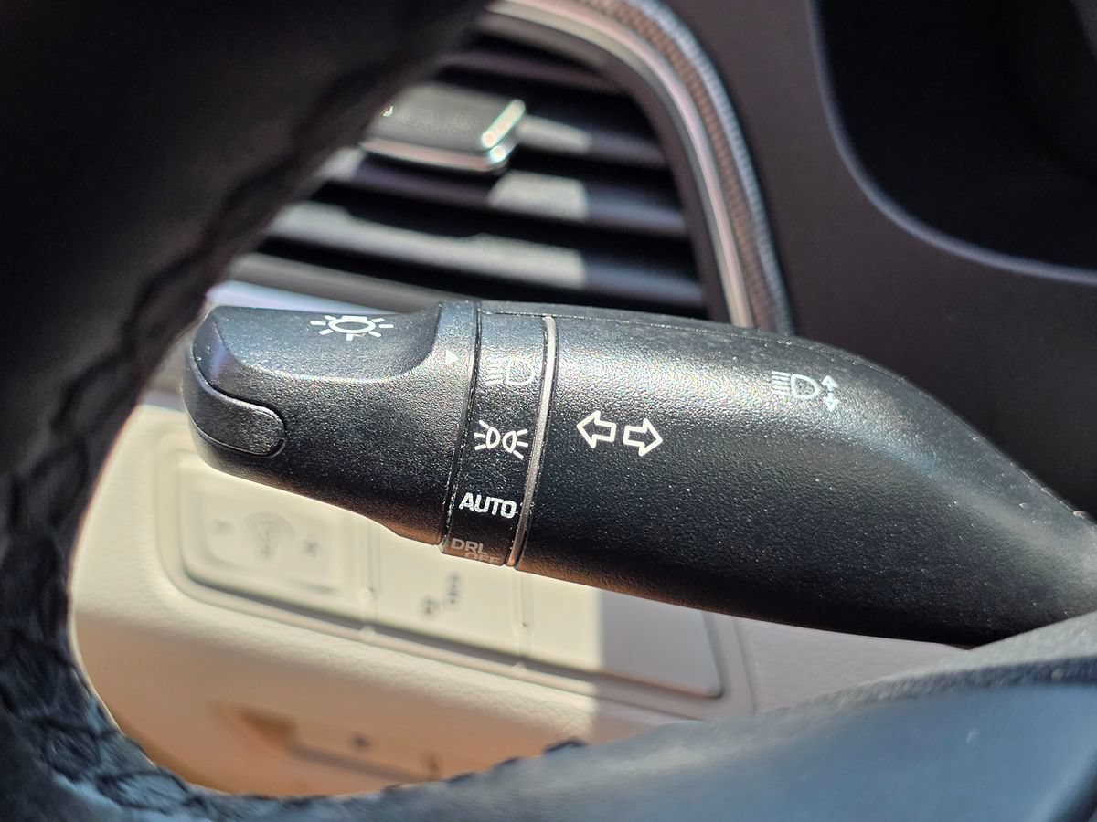 Used 2015 Hyundai Sonata Sport w/ Option Group 03 FWD image 46