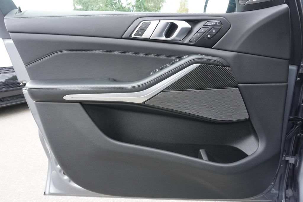 Used 2026 BMW X7 M60i AWD/4WD image 17
