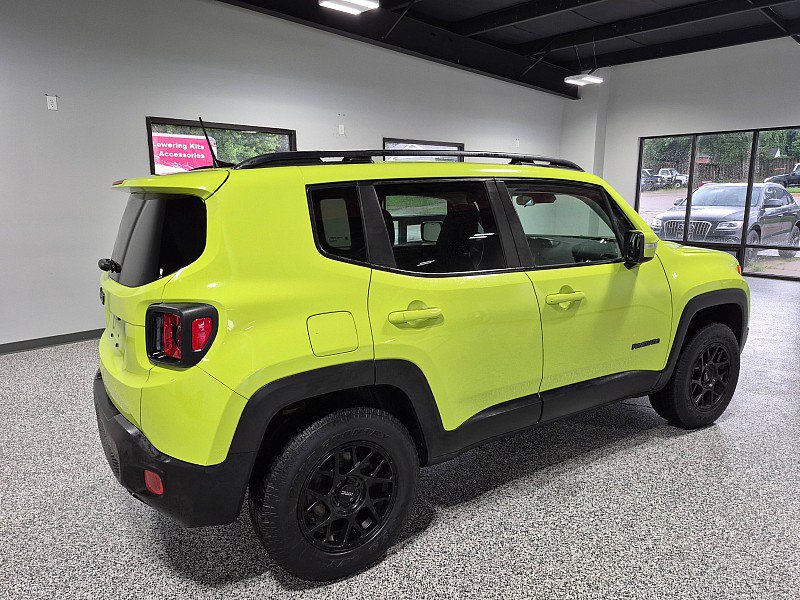 Used 2018 Jeep Renegade Altitude AWD/4WD image 7