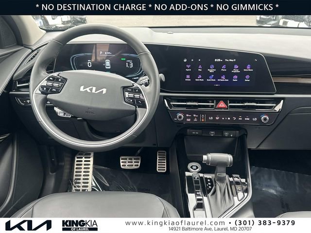 Used 2025 Kia Niro EX Touring FWD image 2