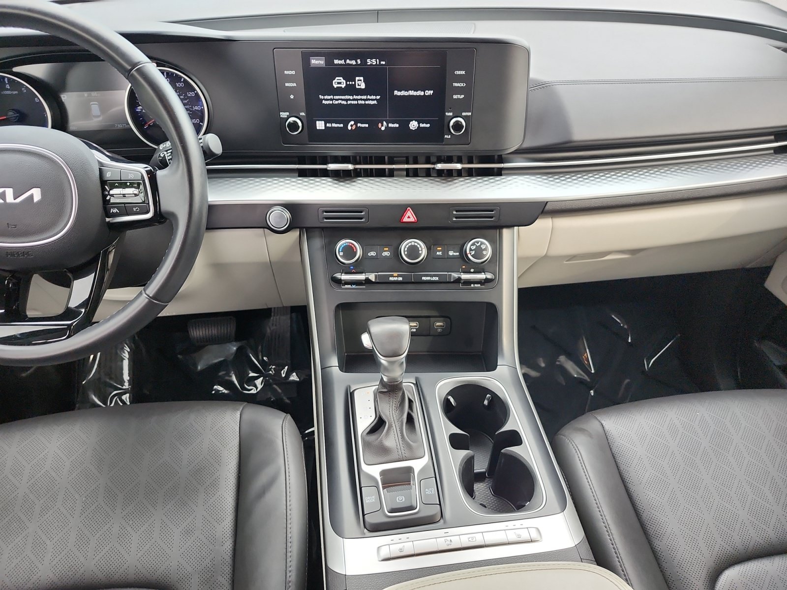 Used 2024 Kia Carnival LX FWD image 11