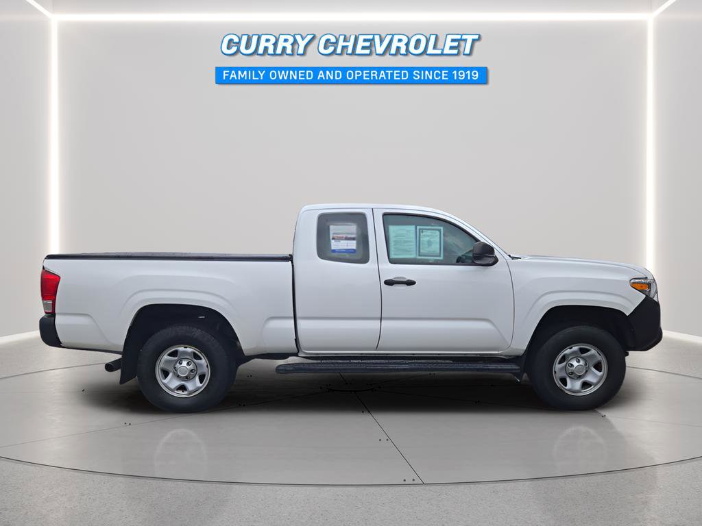 Used 2017 Toyota Tacoma SR image 14