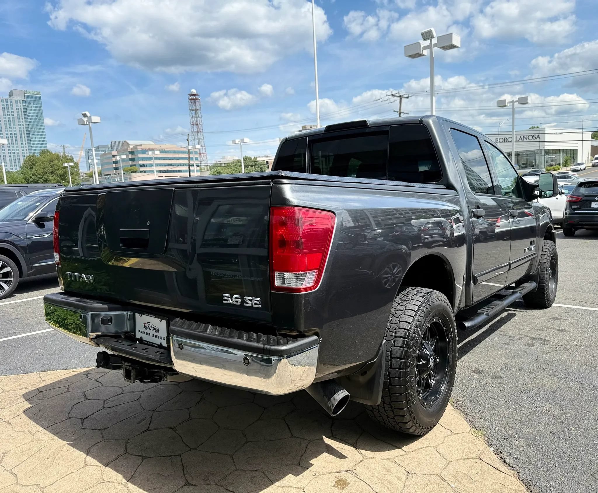 Used 2008 Nissan Titan SE AWD/4WD image 7