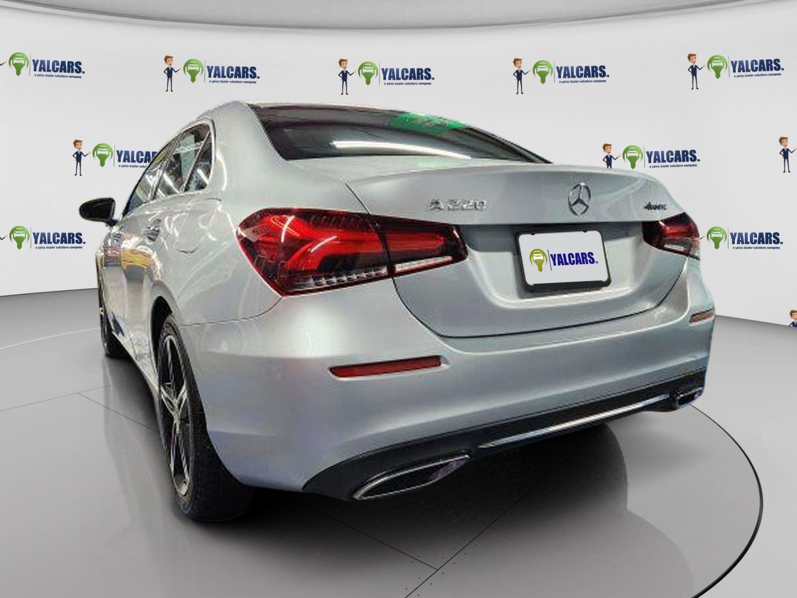 Used 2020 Mercedes-Benz A 220 4MATIC w/ Premium Package image 6