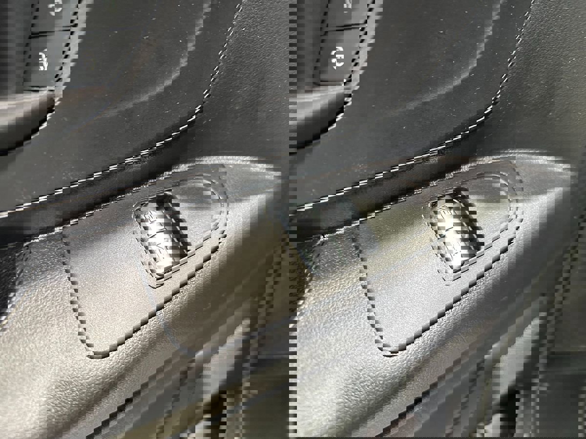 Used 2021 Mercedes-Benz Metris w/ Driver Efficiency Package image 21