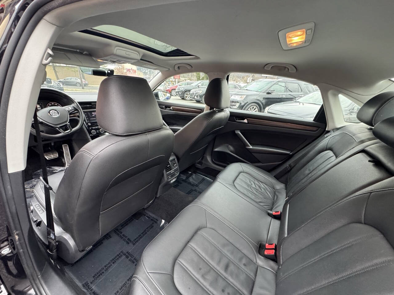 Used 2020 Volkswagen Passat 2.0T SEL FWD image 17
