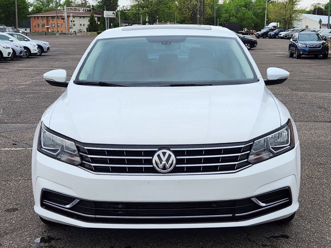 Used 2018 Volkswagen Passat 2.0T SE FWD image 5