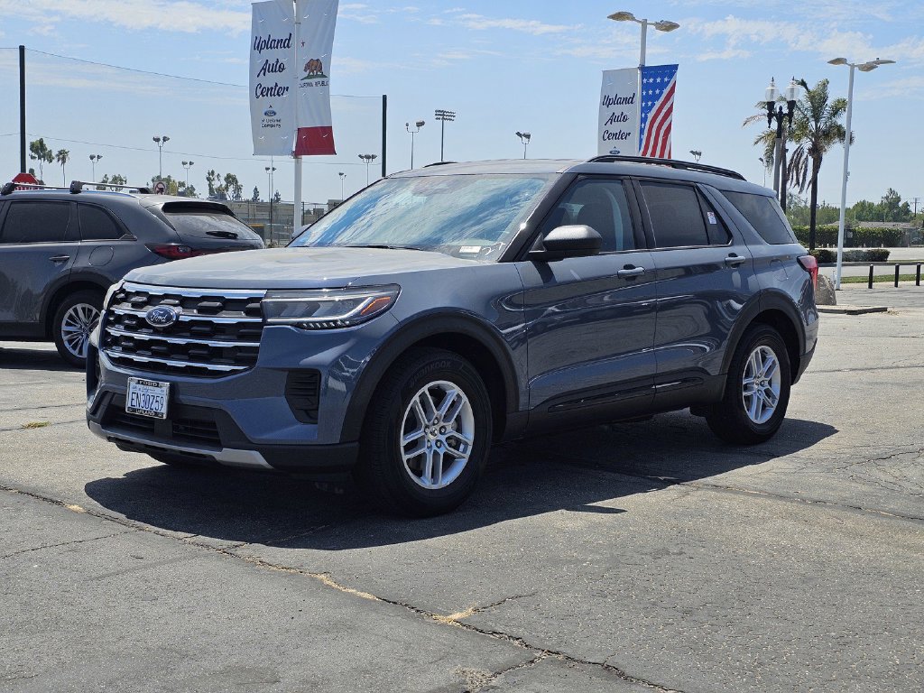 Used 2026 Ford Explorer Active RWD image 4