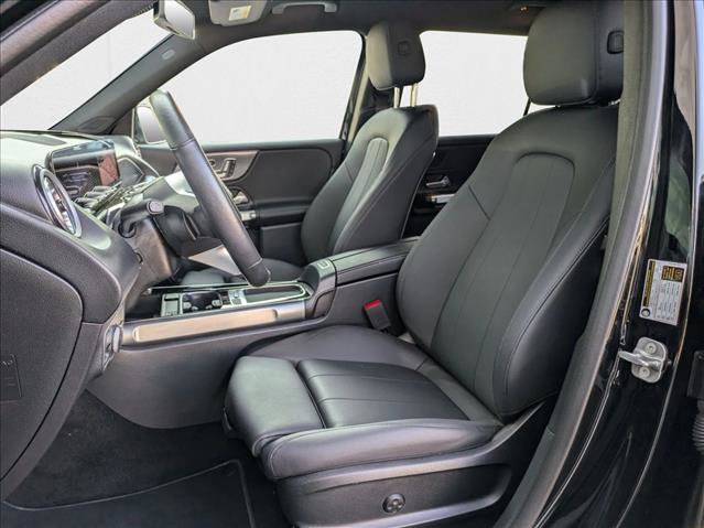 Certified 2025 Mercedes-Benz GLB 250 4MATIC w/ Exclusive Package image 17