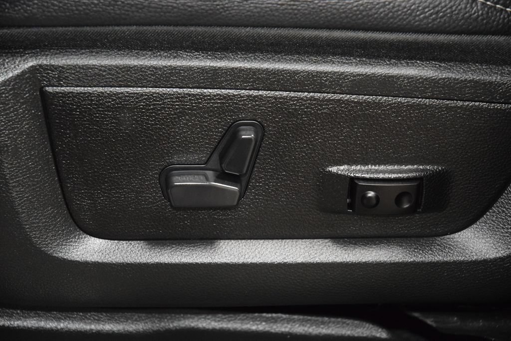 Used 2024 RAM 5500 4x4 Crew Cab image 38