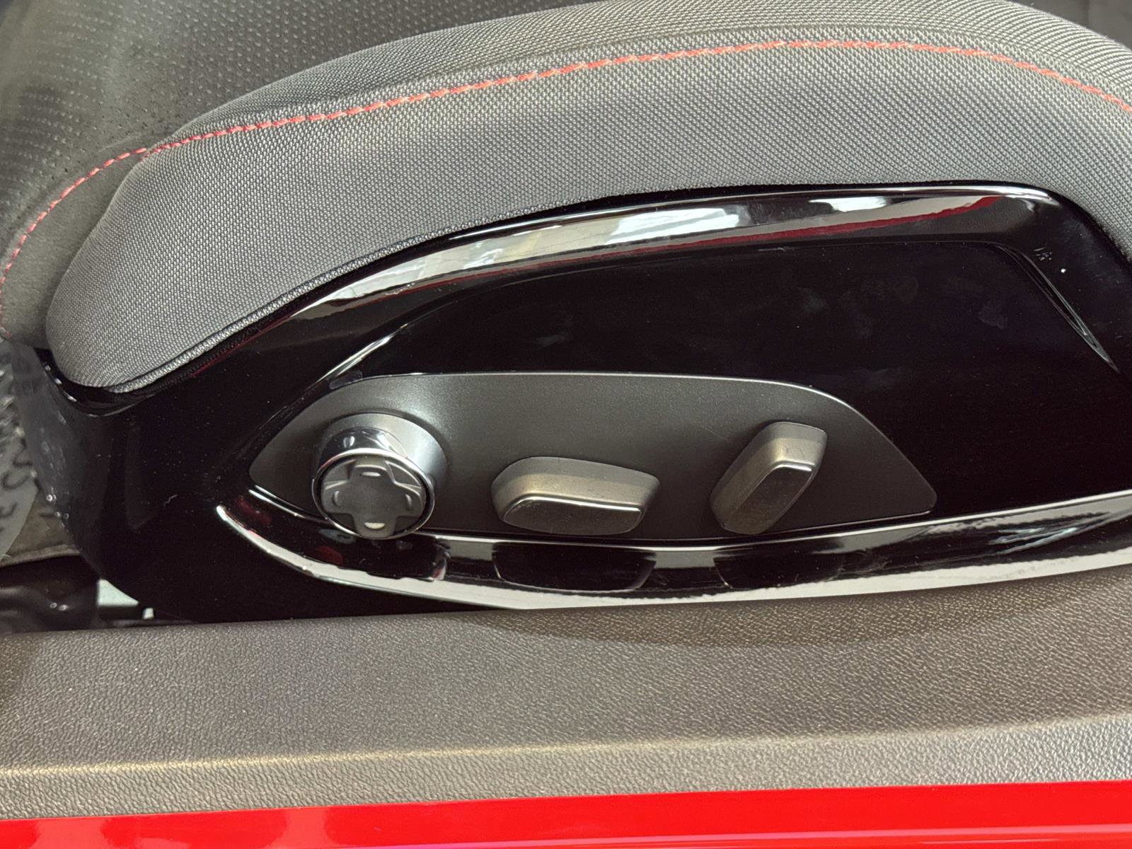 Used 2024 Chevrolet Corvette Z06 w/ Z07 Performance Package image 13