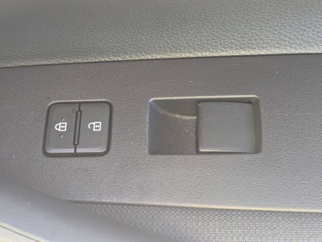 Used 2025 Toyota Corolla LE FWD image 31