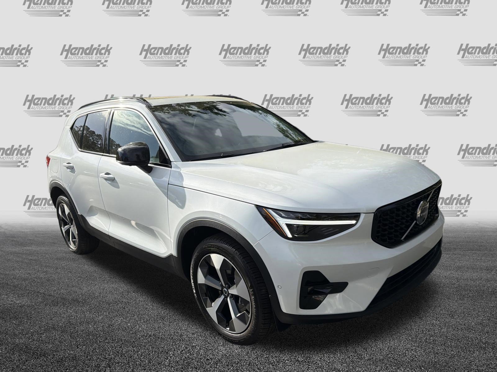 New 2026 Volvo XC40 B5 Plus w/ Protection Package Premier image 2