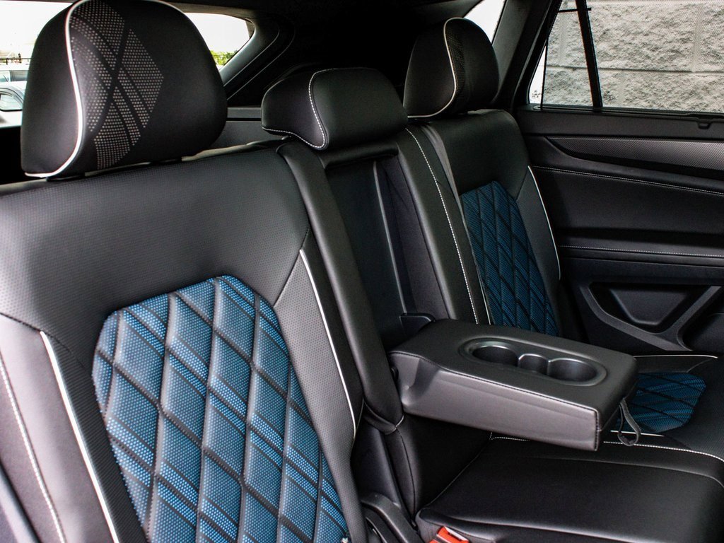 Used 2025 Volkswagen Atlas Cross Sport SEL Premium R-Line image 39