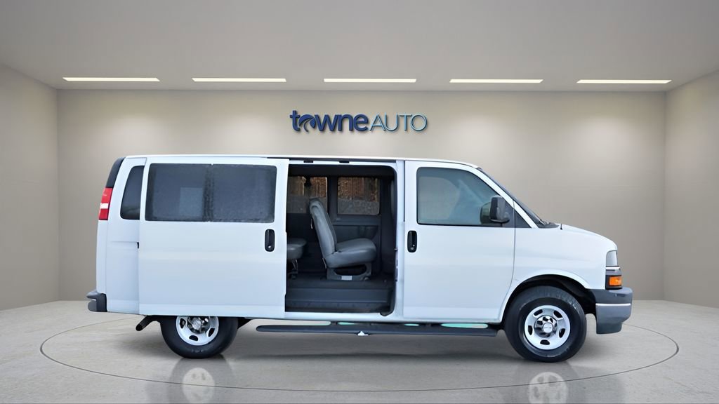 Used 2021 Chevrolet Express 3500 LT w/ LT Preferred Equipment Group RWD image 7