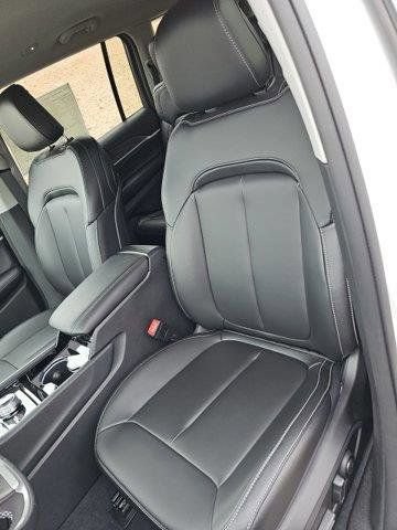 New 2023 Jeep Grand Cherokee L Limited AWD/4WD image 10