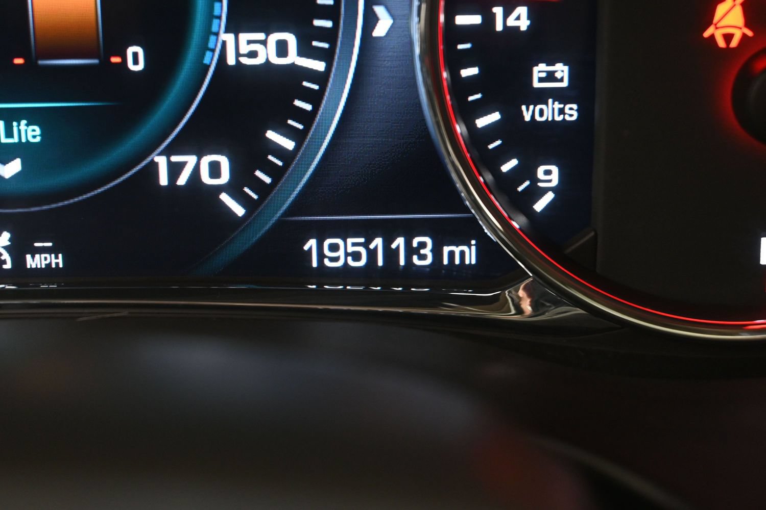 Used 2017 GMC Acadia Denali w/ Technology Package FWD image 16