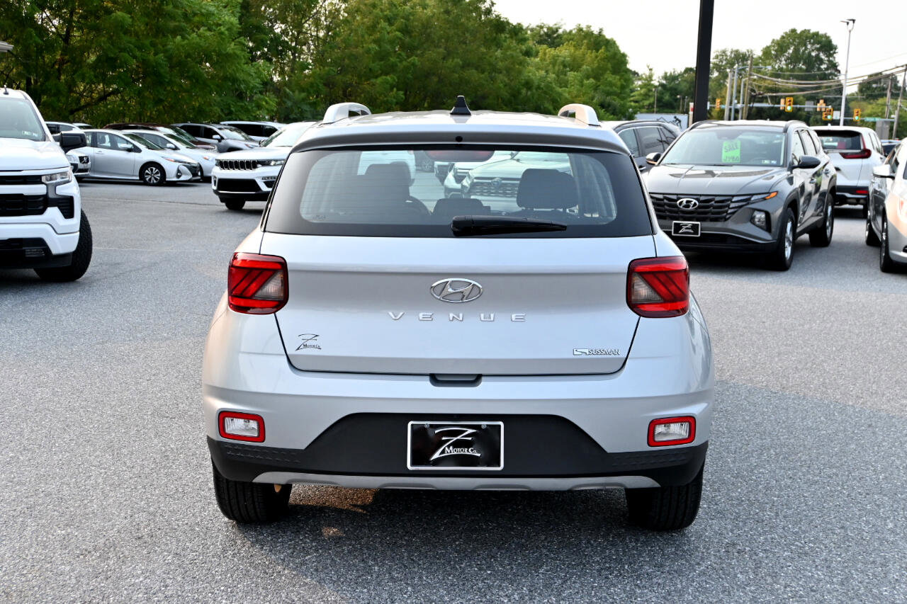 Used 2022 Hyundai Venue SEL image 10