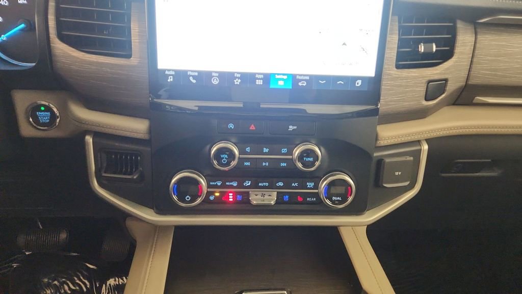 Certified 2023 Ford Expedition Limited image 17