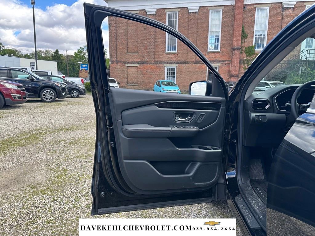 Used 2025 Honda Pilot Elite image 9