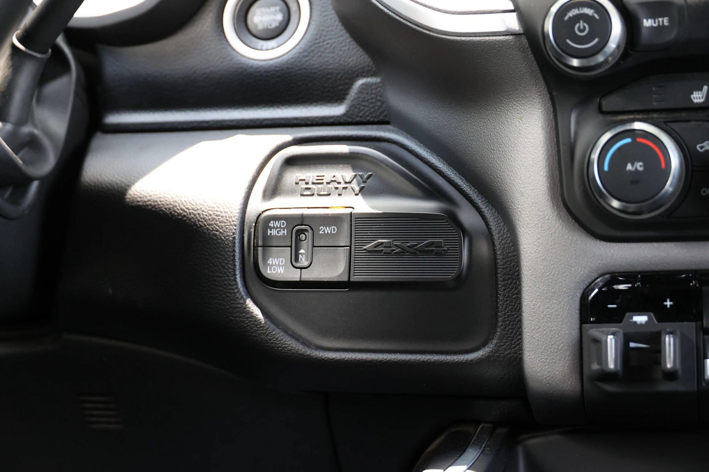 Used 2022 RAM 3500 Big Horn w/ Level C Equiment Group AWD/4WD image 25