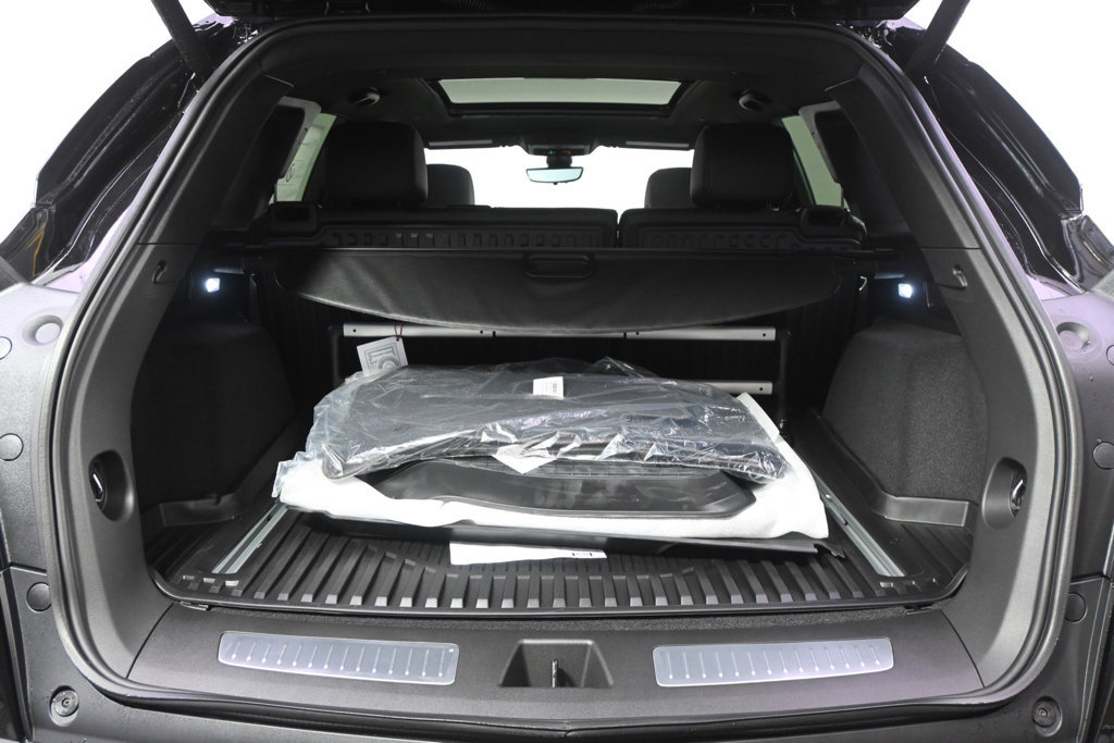 New 2026 Cadillac XT5 Sportv w/ LPO, Onyx Lite Package AWD/4WD image 19