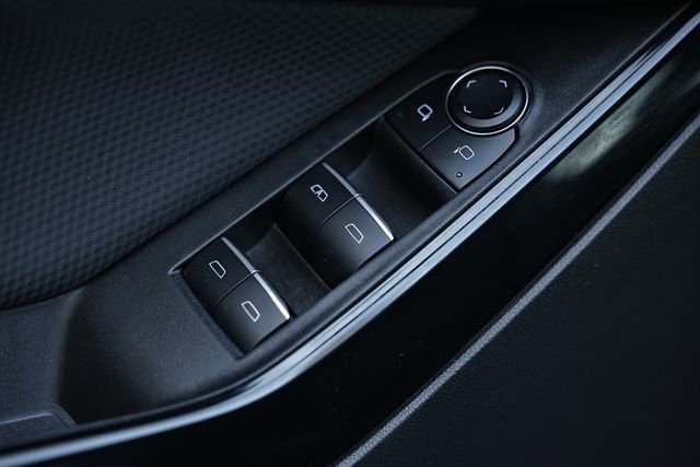 Used 2025 Chevrolet Equinox RS image 16