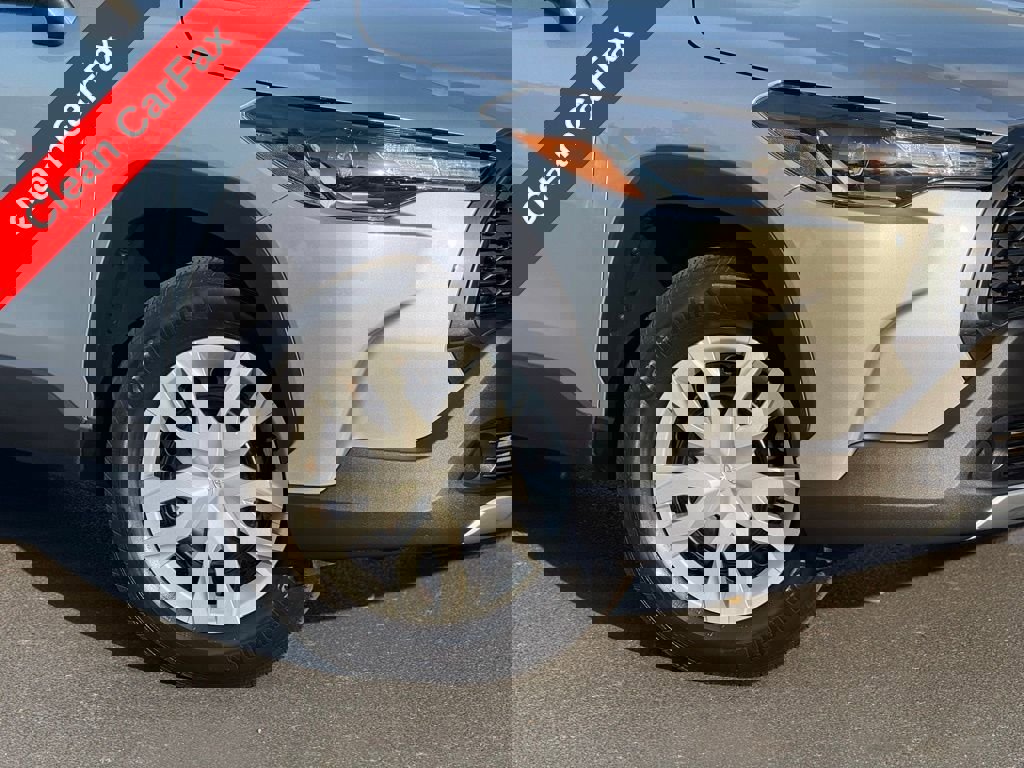 Certified 2023 Toyota Corolla Cross L image 5