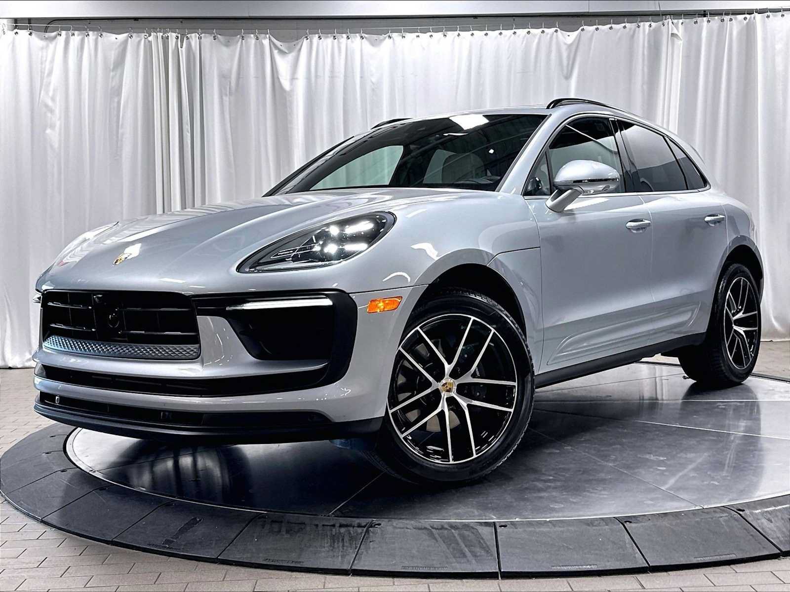 Used 2026 Porsche Macan AWD/4WD image 1