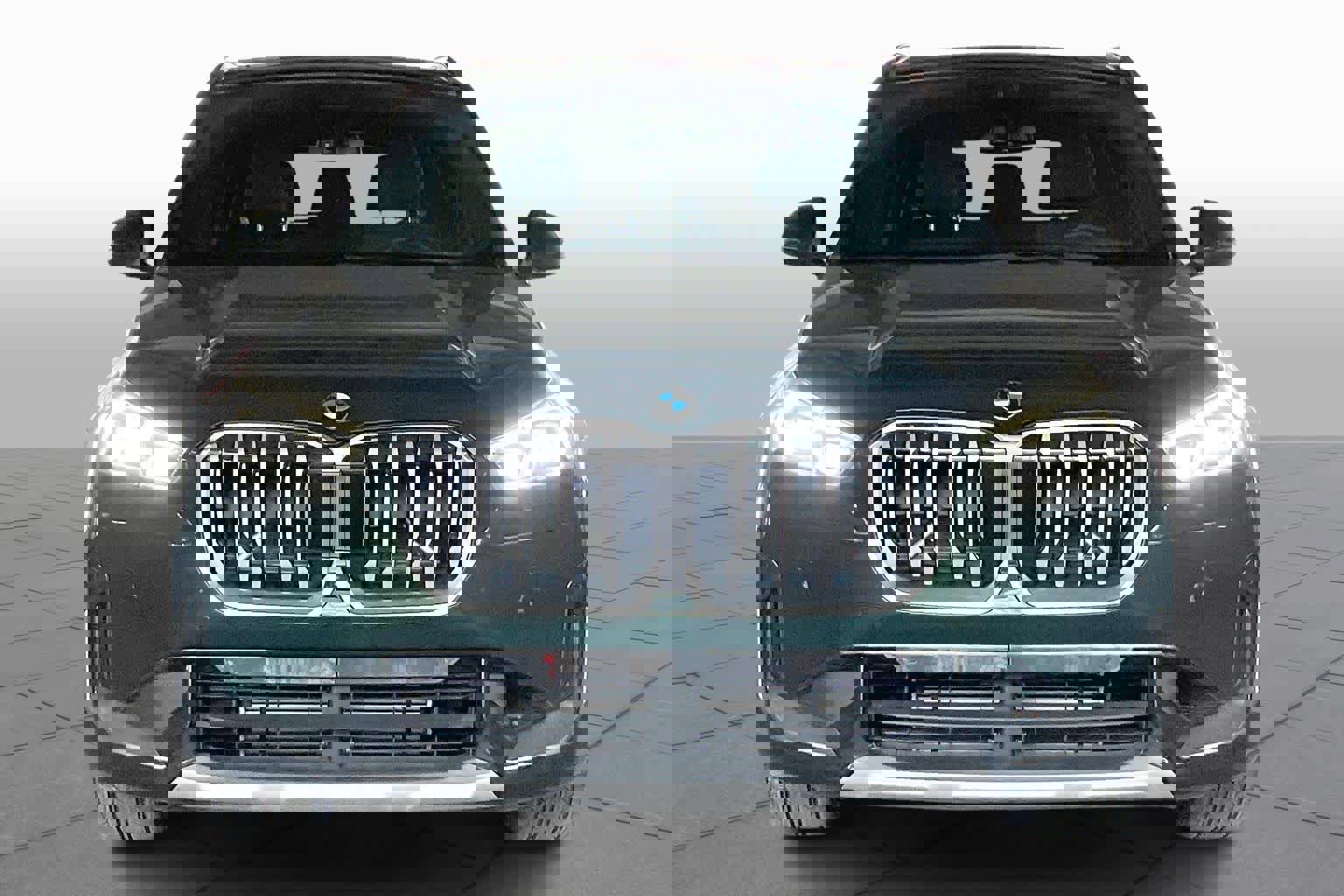 Certified 2025 BMW X1 xDrive28i image 3