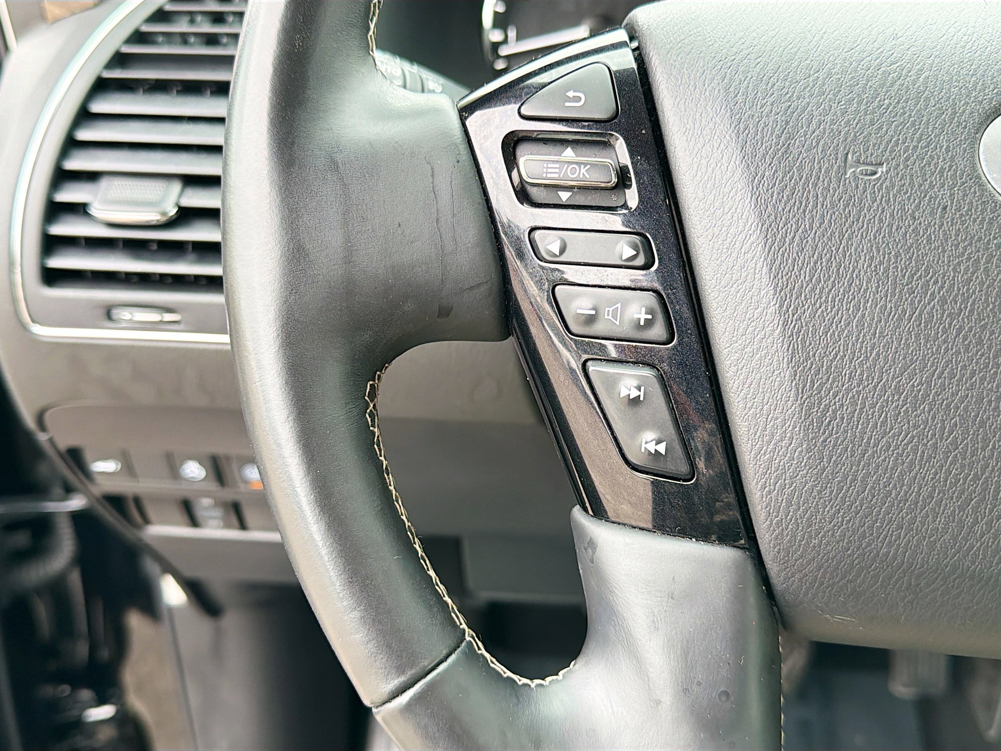 Used 2023 INFINITI QX80 Premium Select w/ Cargo Package image 38