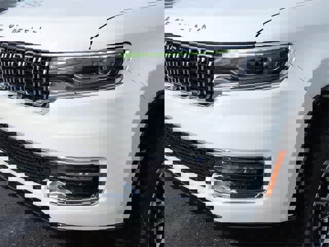 Used 2024 Jeep Wagoneer Series III image 11