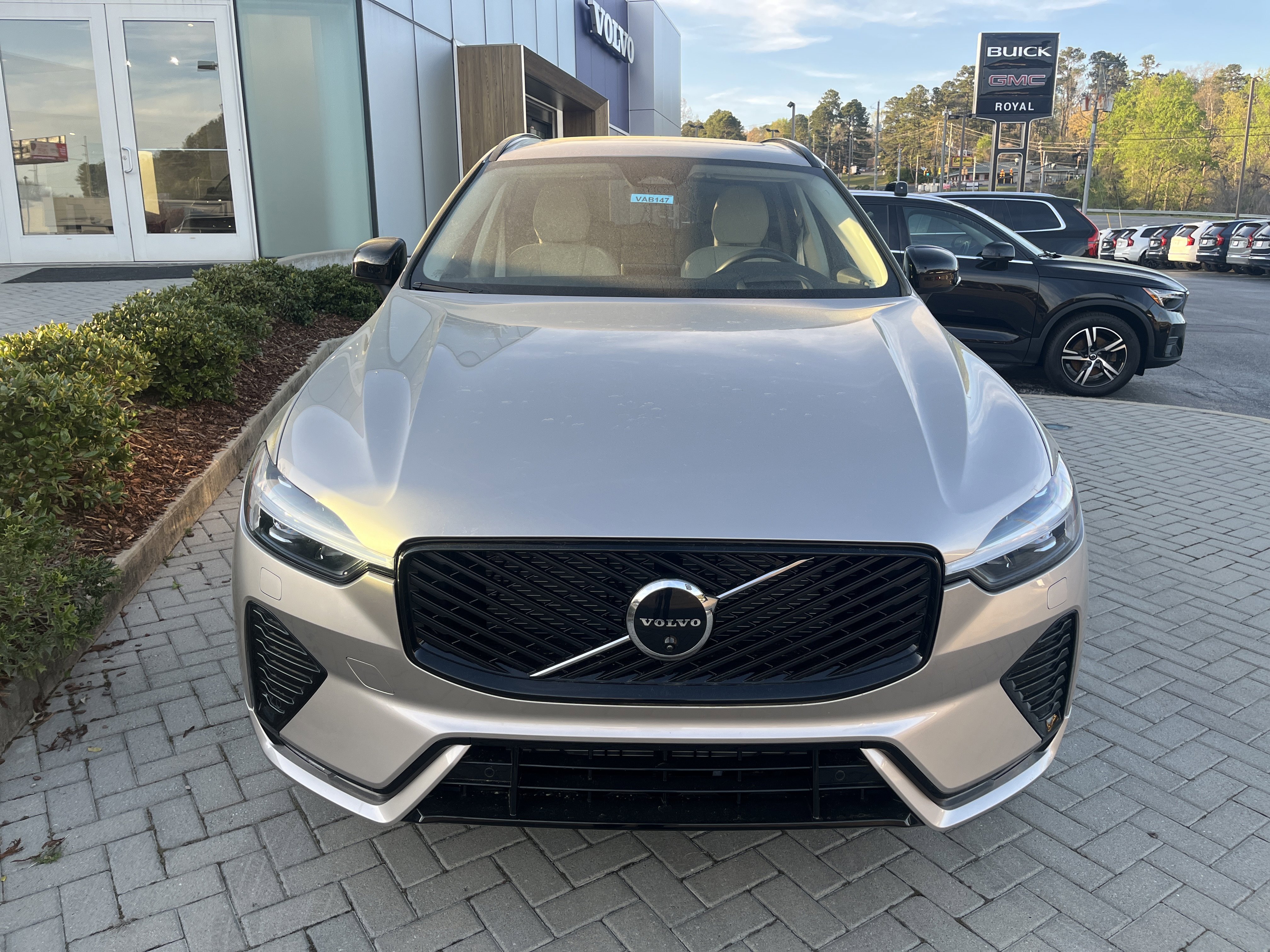 New 2026 Volvo XC60 B5 Ultra w/ Protection Package Premier image 7