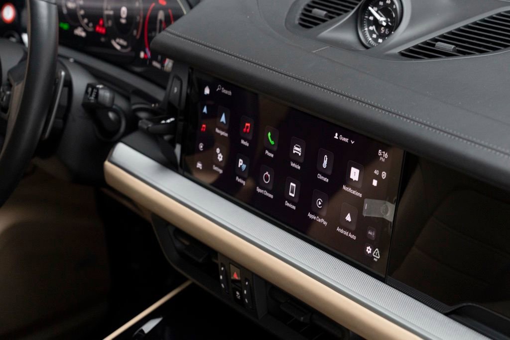 Used 2024 Porsche Cayenne Coupe image 37
