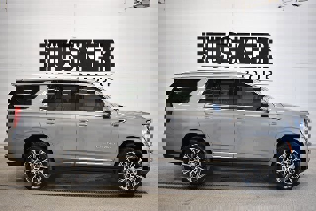 Used 2025 GMC Yukon Denali w/ Denali Reserve Package image 2