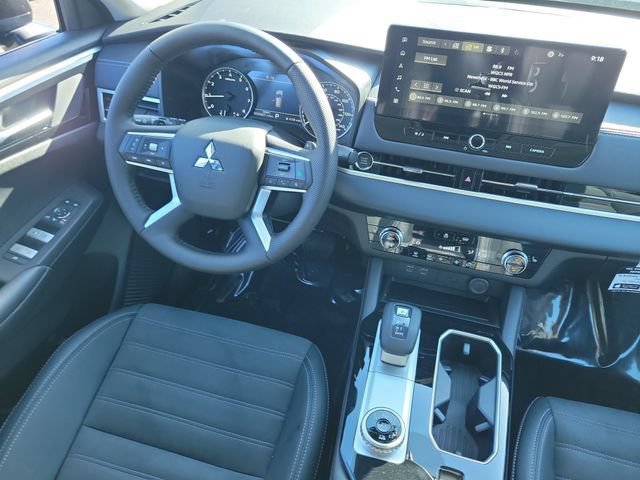 New 2026 Mitsubishi Outlander SE AWD/4WD image 16