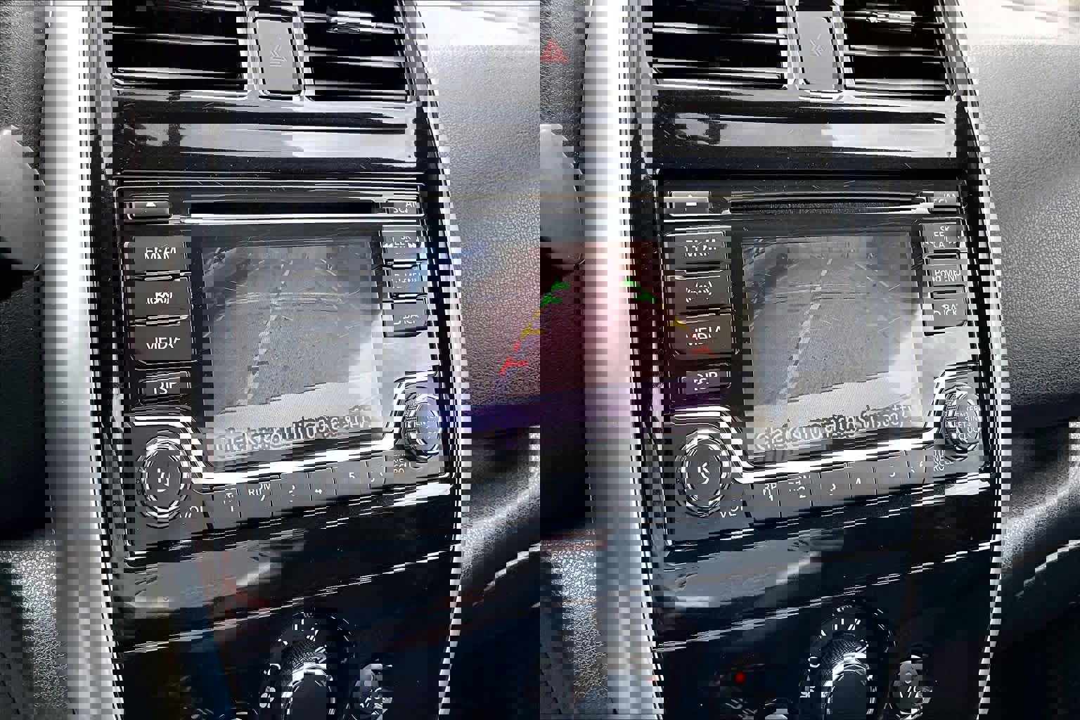 Used 2017 Nissan Versa Note SV image 29