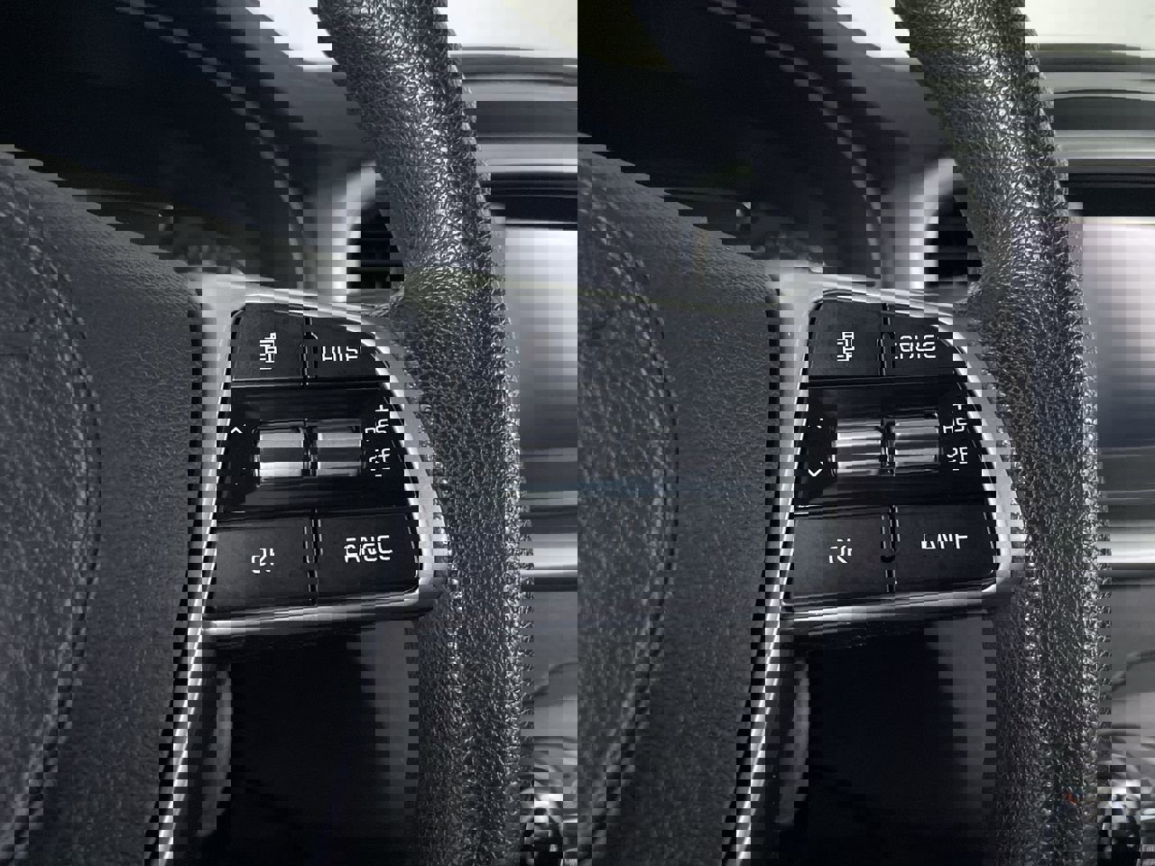 Used 2019 Kia Sorento LX image 26