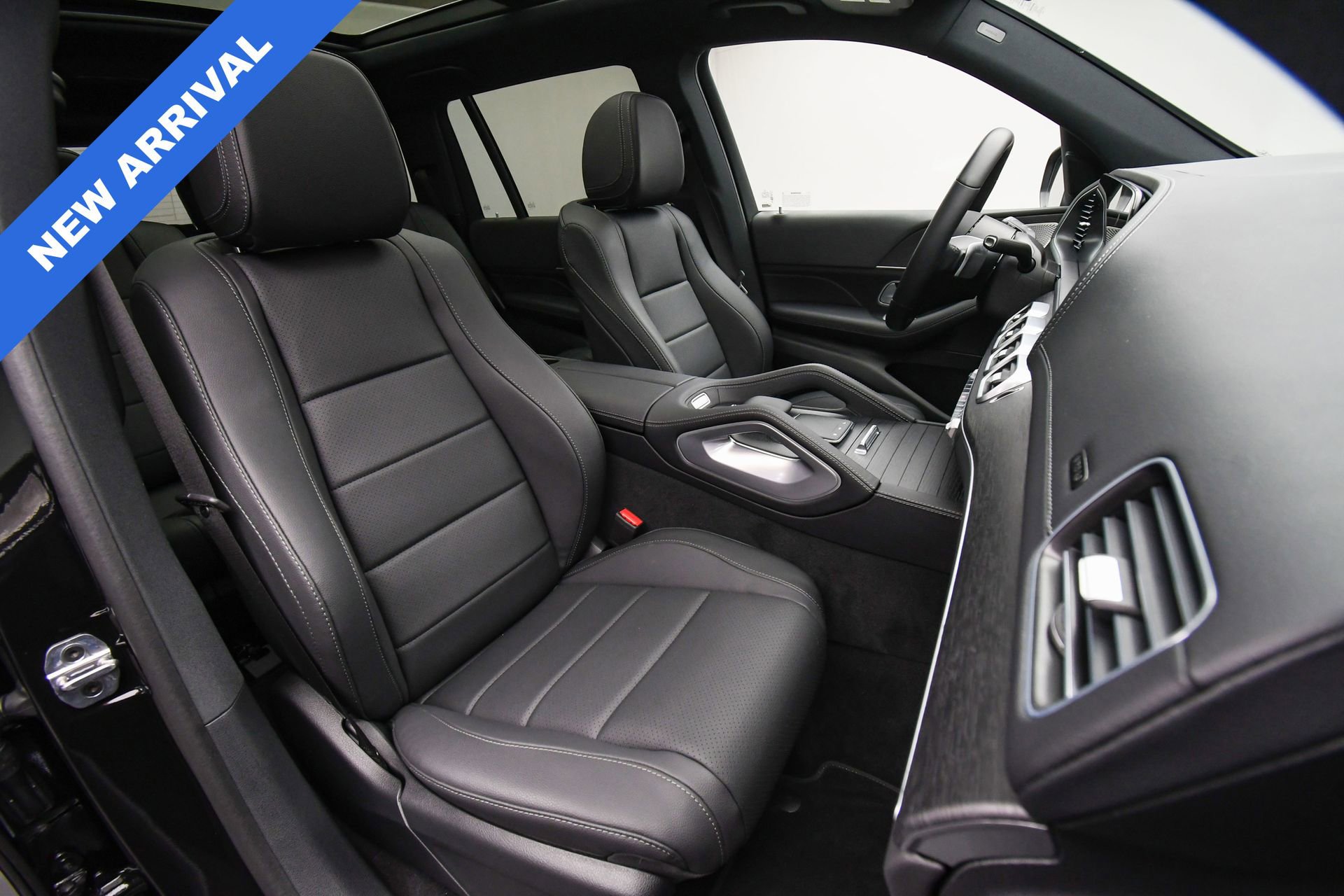 Used 2025 Mercedes-Benz GLS 450 4MATIC image 18