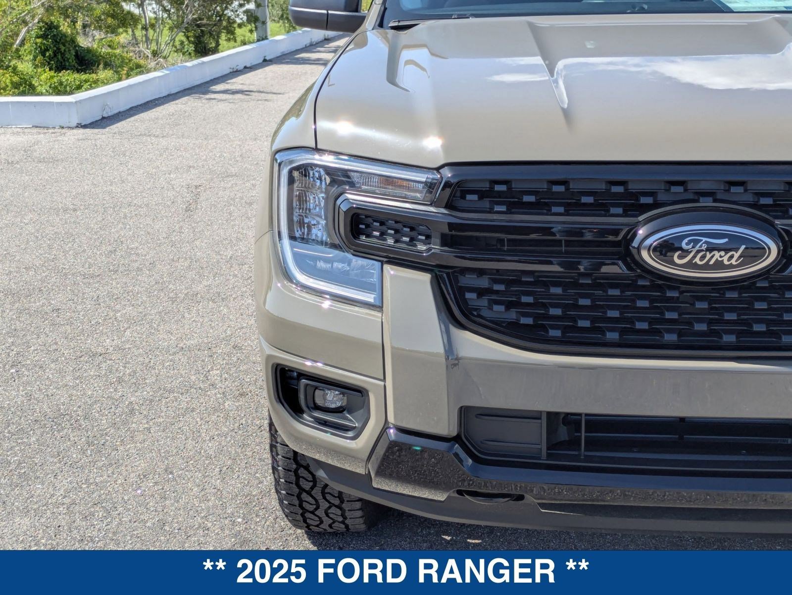 New 2025 Ford Ranger XLT w/ Black Appearance Package image 10