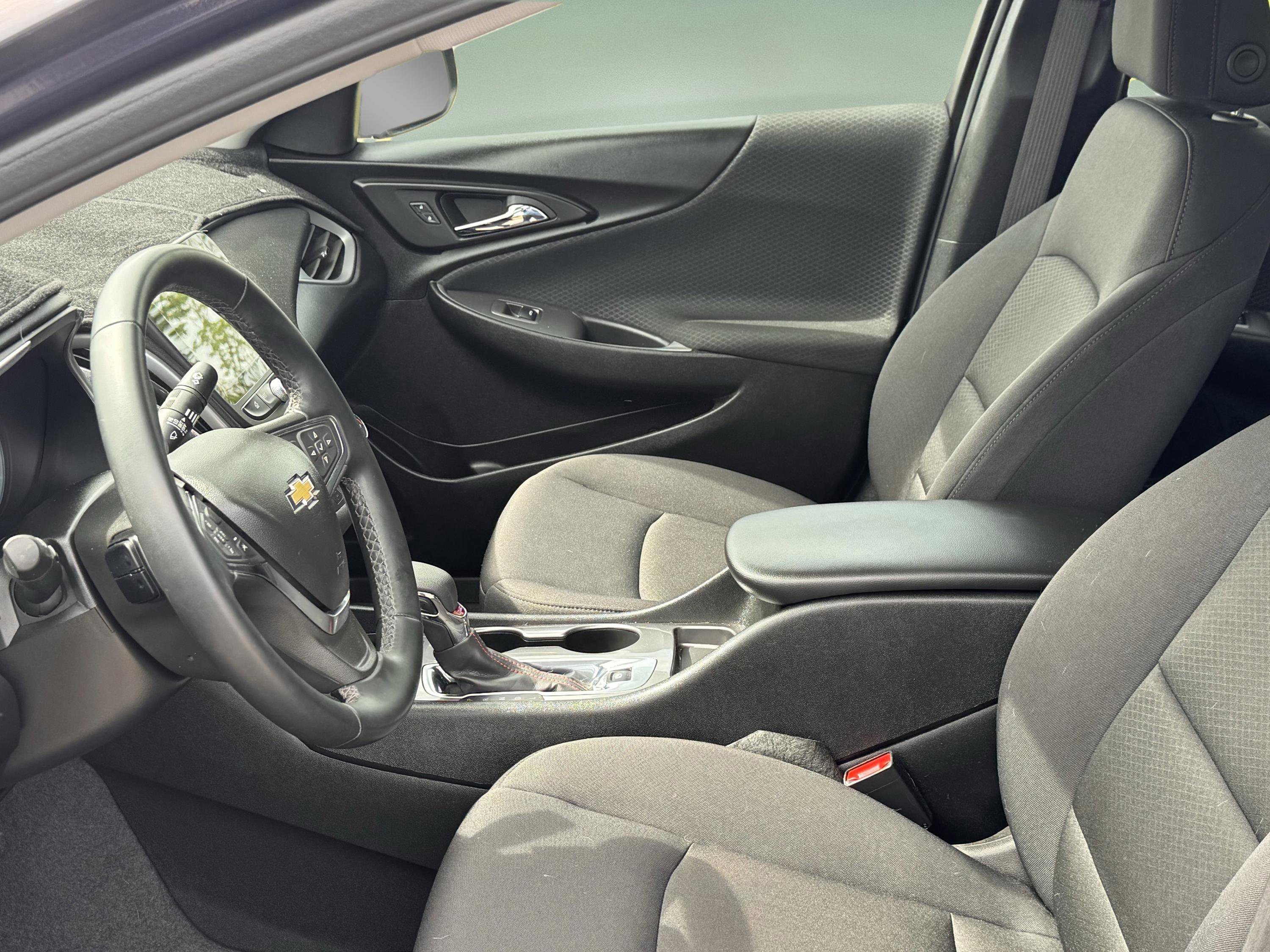 Used 2025 Chevrolet Malibu RS FWD image 7