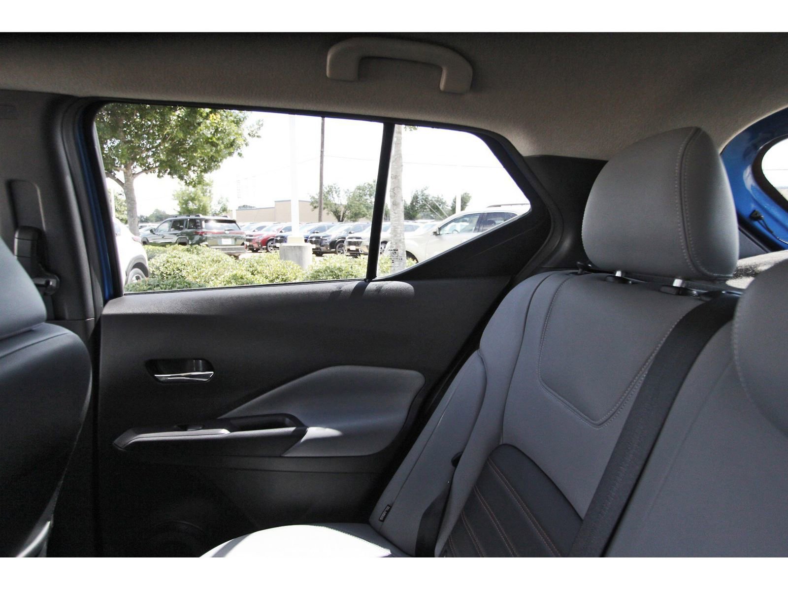 Used 2023 Nissan Kicks SR w/ SR Premium Package FWD image 11