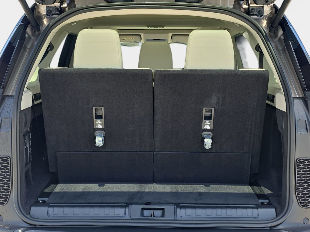New 2026 Land Rover Discovery S AWD/4WD image 15