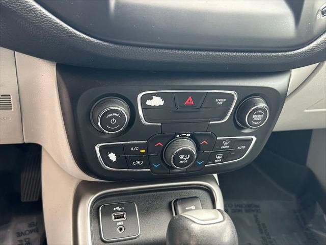 Certified 2019 Jeep Compass Latitude image 25