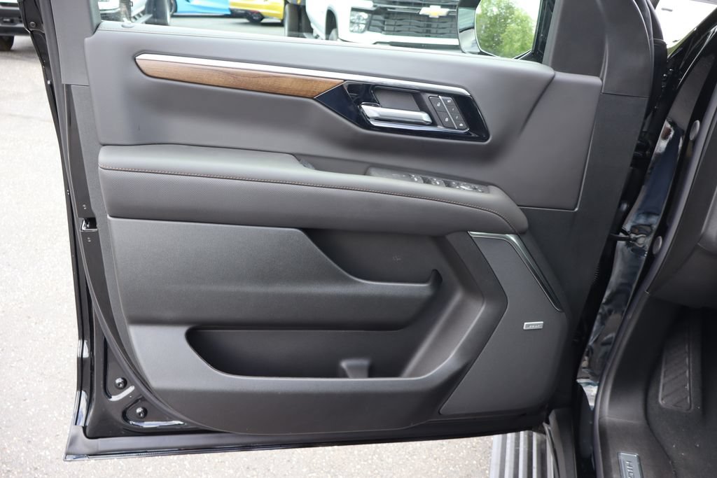 New 2026 Chevrolet Tahoe High Country AWD/4WD image 4