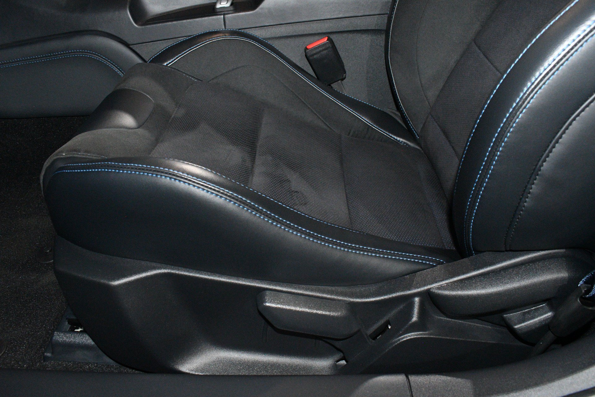 Used 2024 Ford Mustang Dark Horse RWD image 13