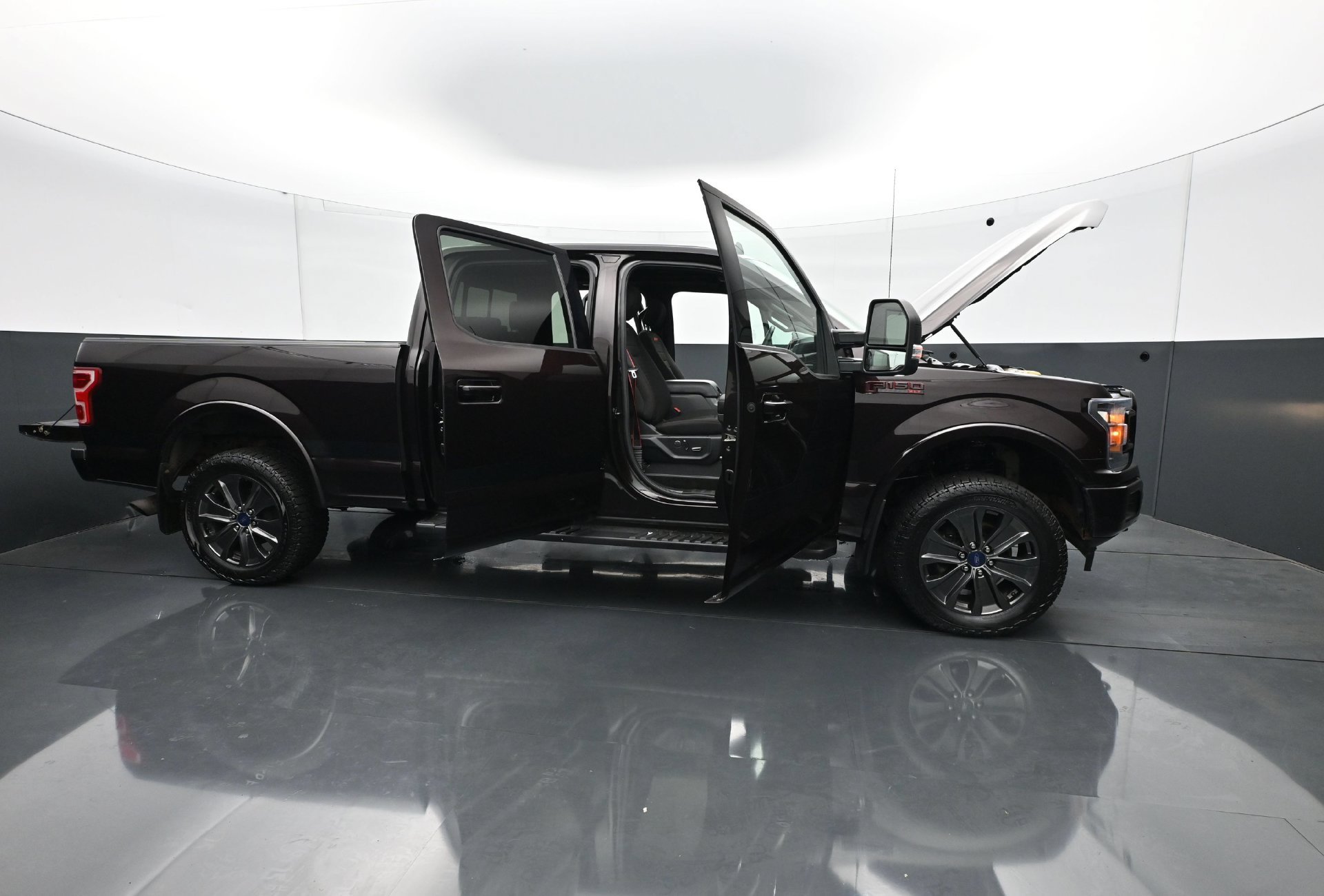 Used 2018 Ford F150 XLT w/ Equipment Group 302A Luxury AWD/4WD image 36