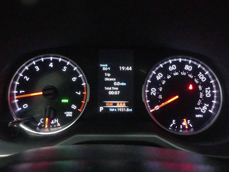 Used 2021 Toyota RAV4 XLE AWD/4WD image 32