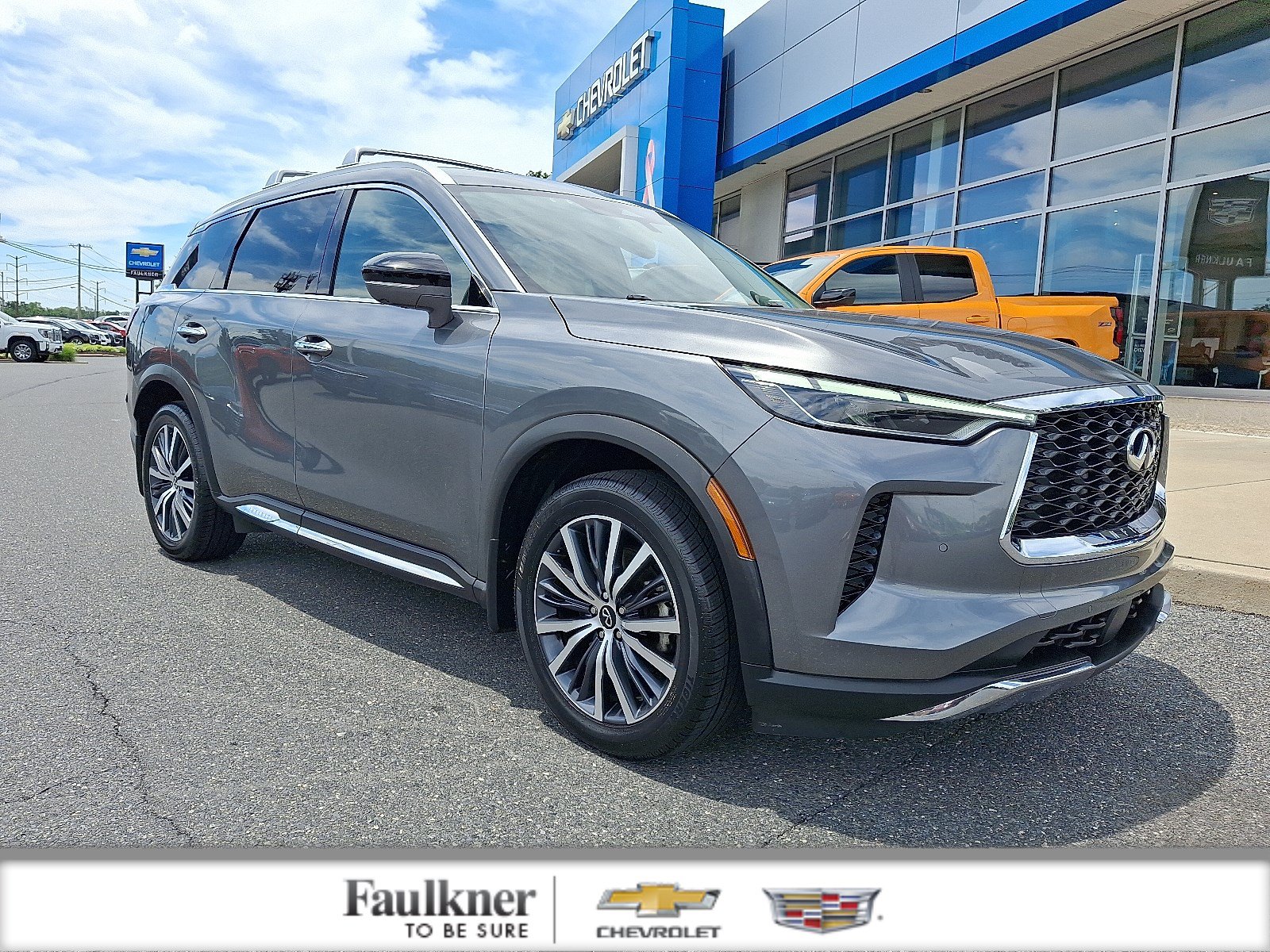 Used 2022 INFINITI QX60 Sensory w/ Cargo Package AWD/4WD image 1