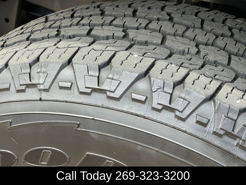 Used 2023 Jeep Wrangler Sport image 9